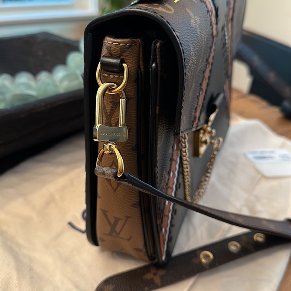 Limited Edition Highly Coveted Louis Vuitton Pochette Matis